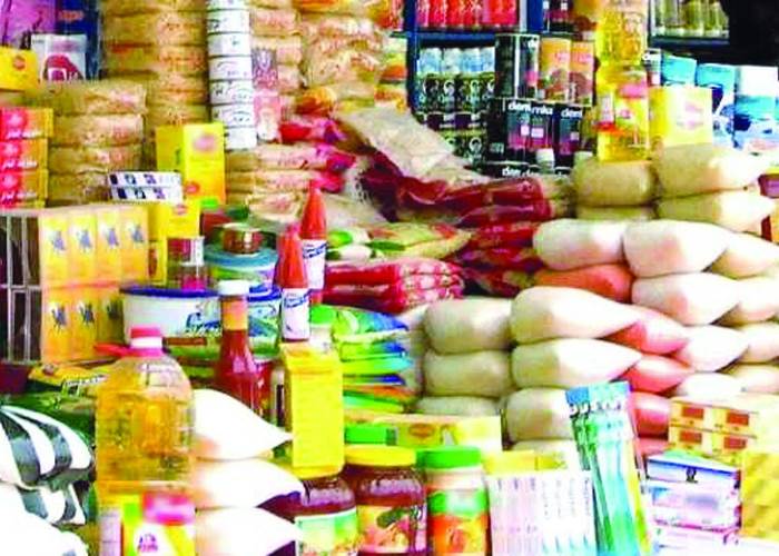 استمرار توفير السلع الأساسية بأسعار مخفضة في المجمعات الاستهلاكية: اللحمة بـ 210 والبيض بـ 120