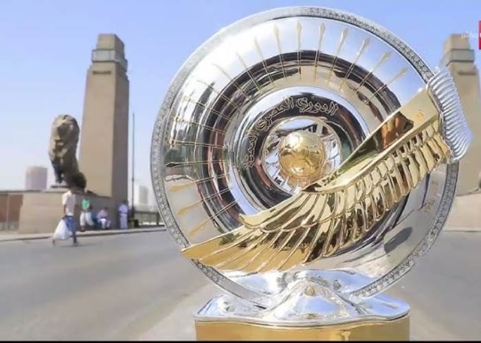 درع الدوري الممتاز 2025: حظوظ الأهلي والزمالك وبيراميدز في المنافسة