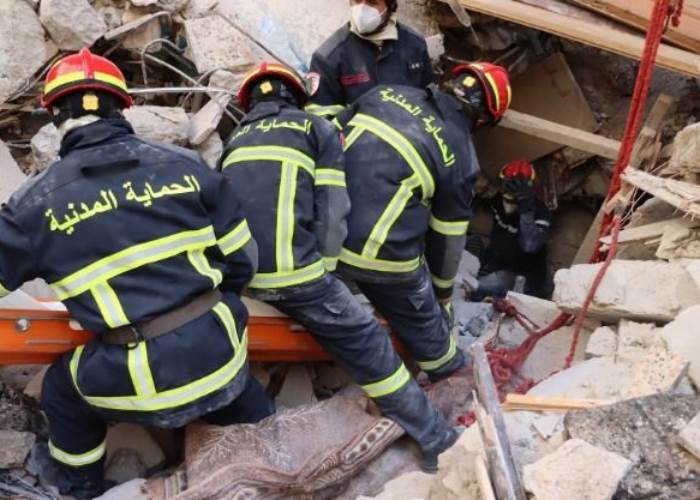 مهمة إنقاذ غير عادية: سيدة تسقط في بئر صرف صحي على طريق القطامية – السخنة