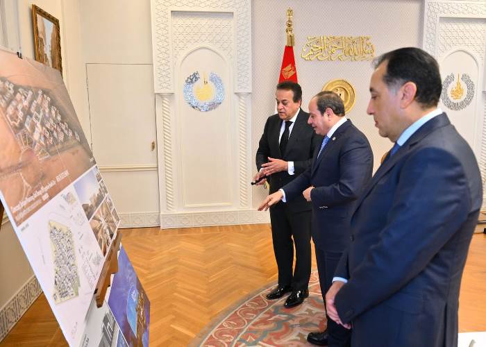 السيسي يوجه لتعزيز توطين صناعة الأدوية وتحسين ظروف العاملين في القطاع الصحي