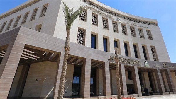 إجراءات حاسمة من التربية والتعليم ضد معلمة في حدائق القبة