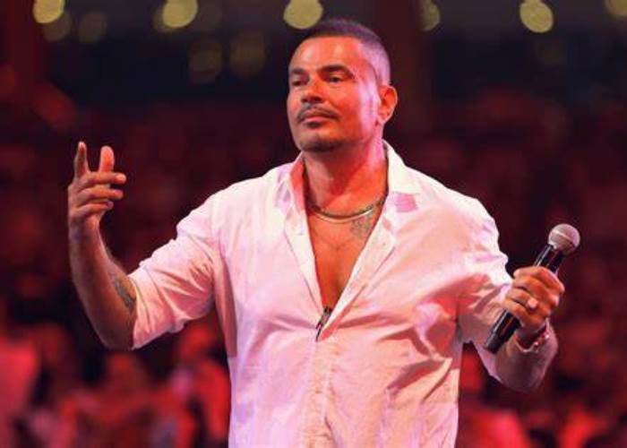 عمرو دياب يعلن عن موعد إصدار ألبومه الجديد خلال حفل رائع في الكويت