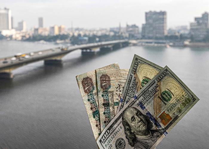 تحويلات المصريين بالخارج تقترب من 33 مليار دولار بزيادة غير مسبوقة