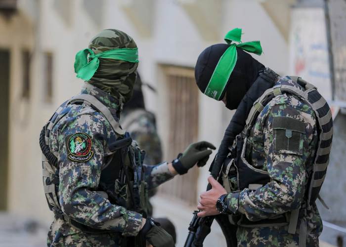 حماس تؤكد أن الإفراج عن ألكسندر جاء بفضل الجهود الدبلوماسية وليس بسبب العدوان الإسرائيلي
