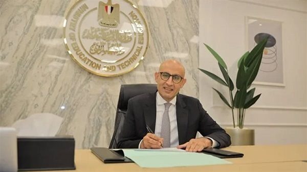 وزير التربية والتعليم يوضح أهداف اعتماد نظام “البوكليت” في الحد من الغش وتحقيق العدالة بين الطلاب